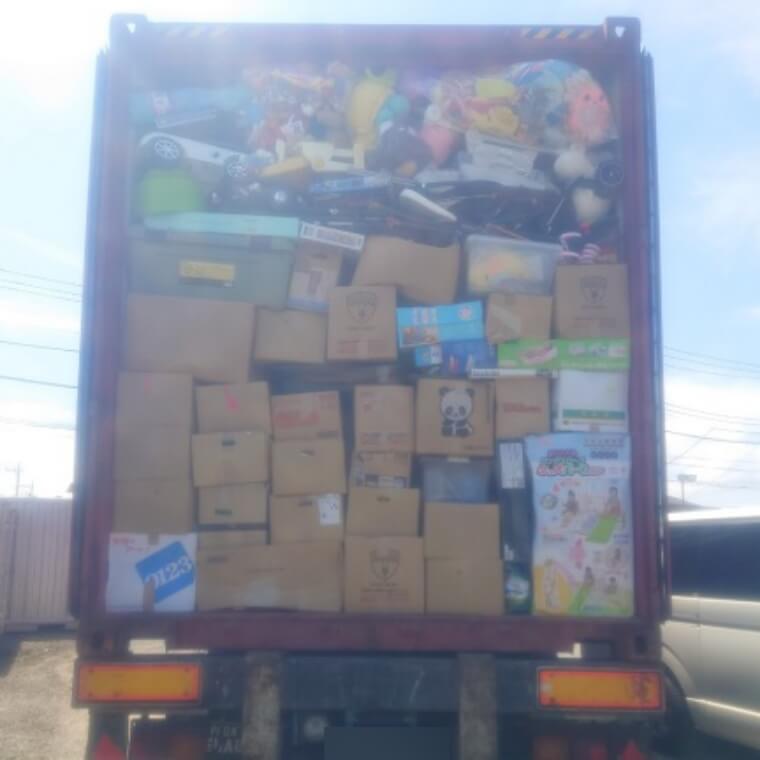 海を越えてとどけ！おもちゃたちを海外へ！